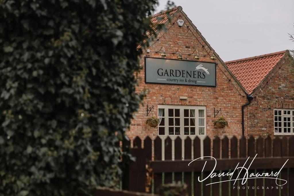 The Gardeners Country Inn Kingston upon Hull Bagian luar foto